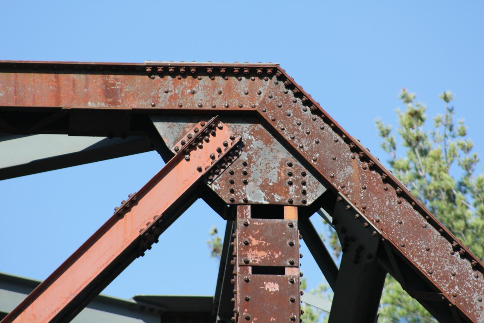 Upper angle connection